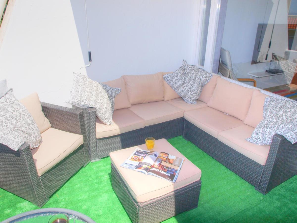 Cristos Beach Apartment Естепона Екстериор снимка