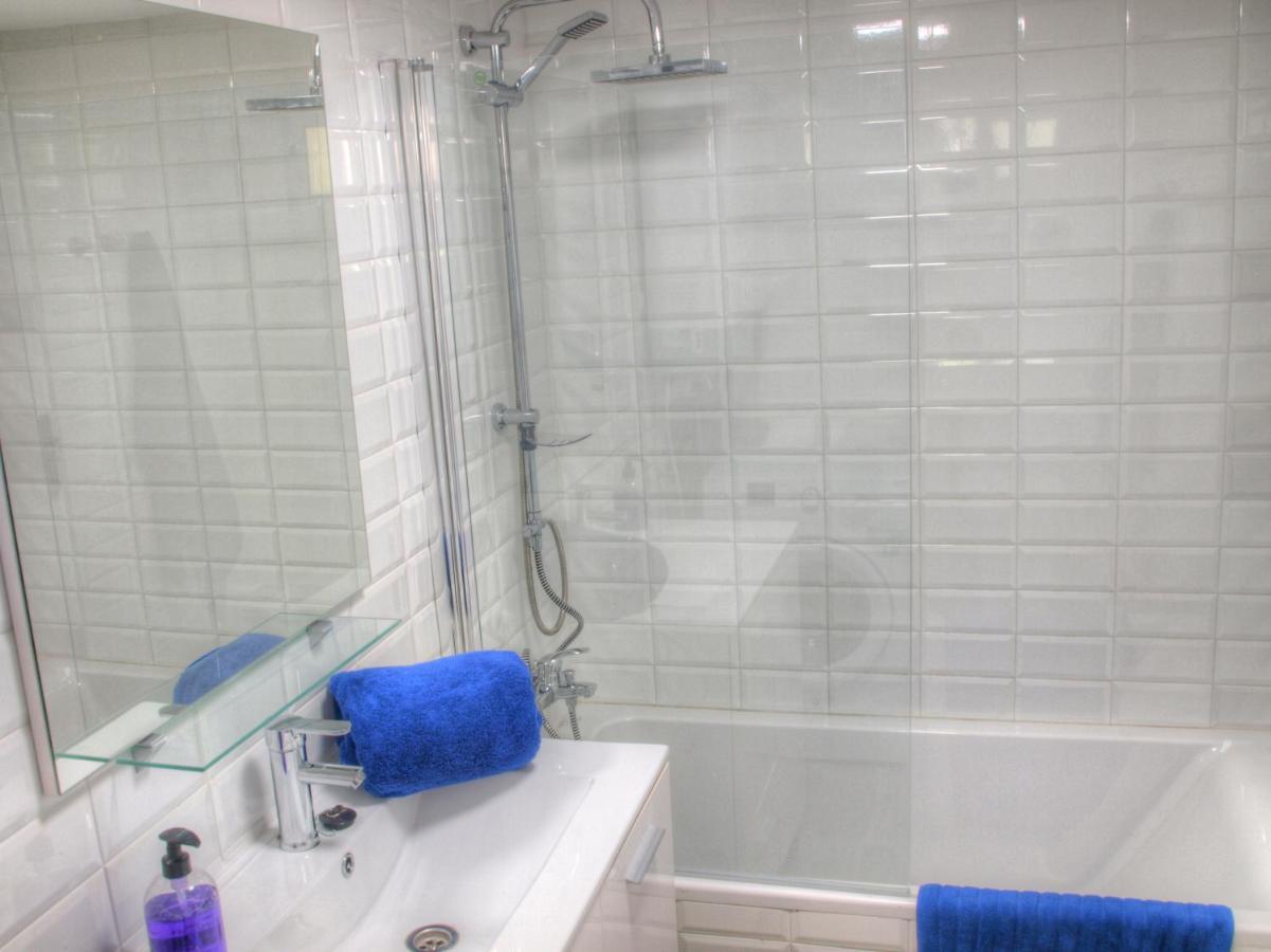 Cristos Beach Apartment Естепона Екстериор снимка